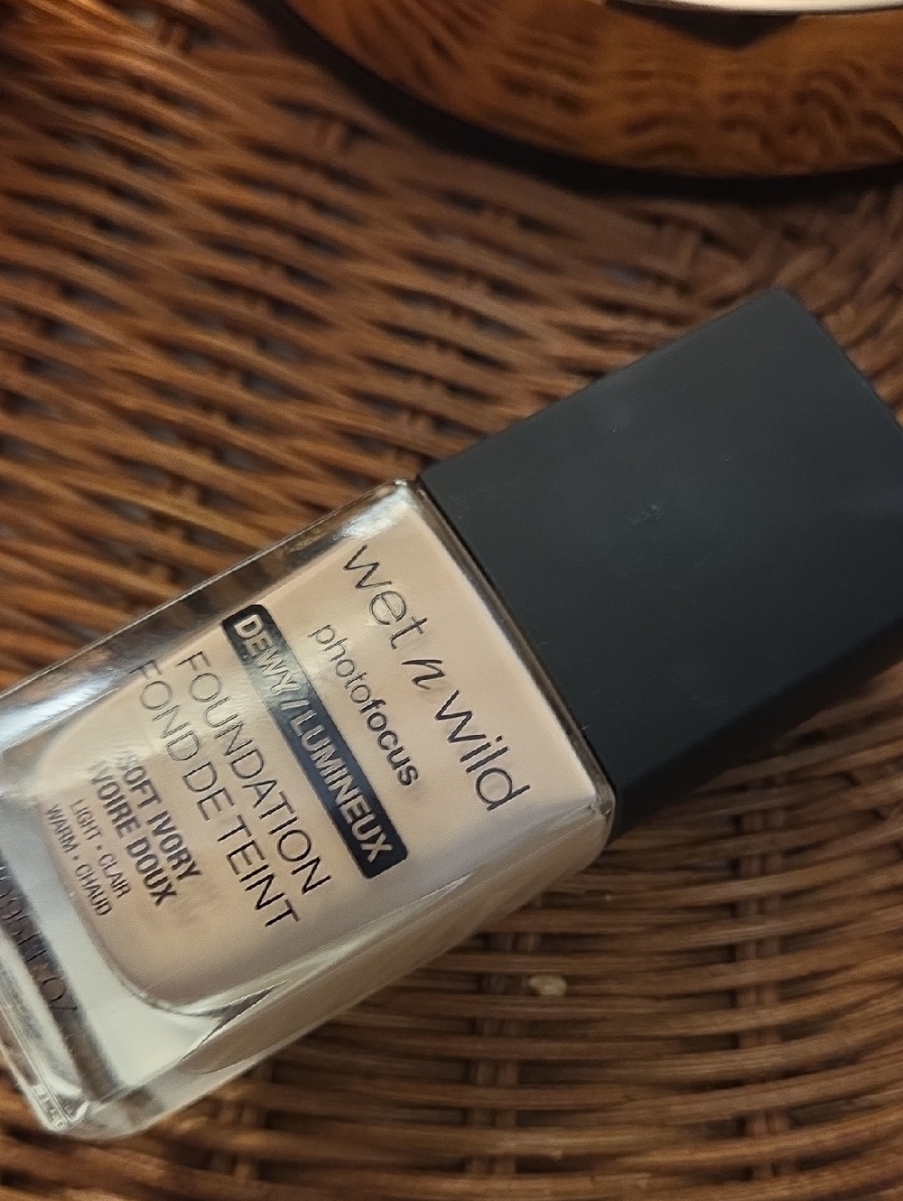 wet n wild Photofocus Foundation - Soft Ivory Shade